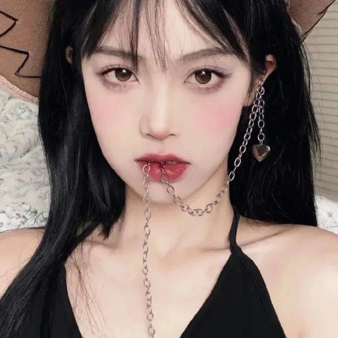 蒙梭罗夫人海报